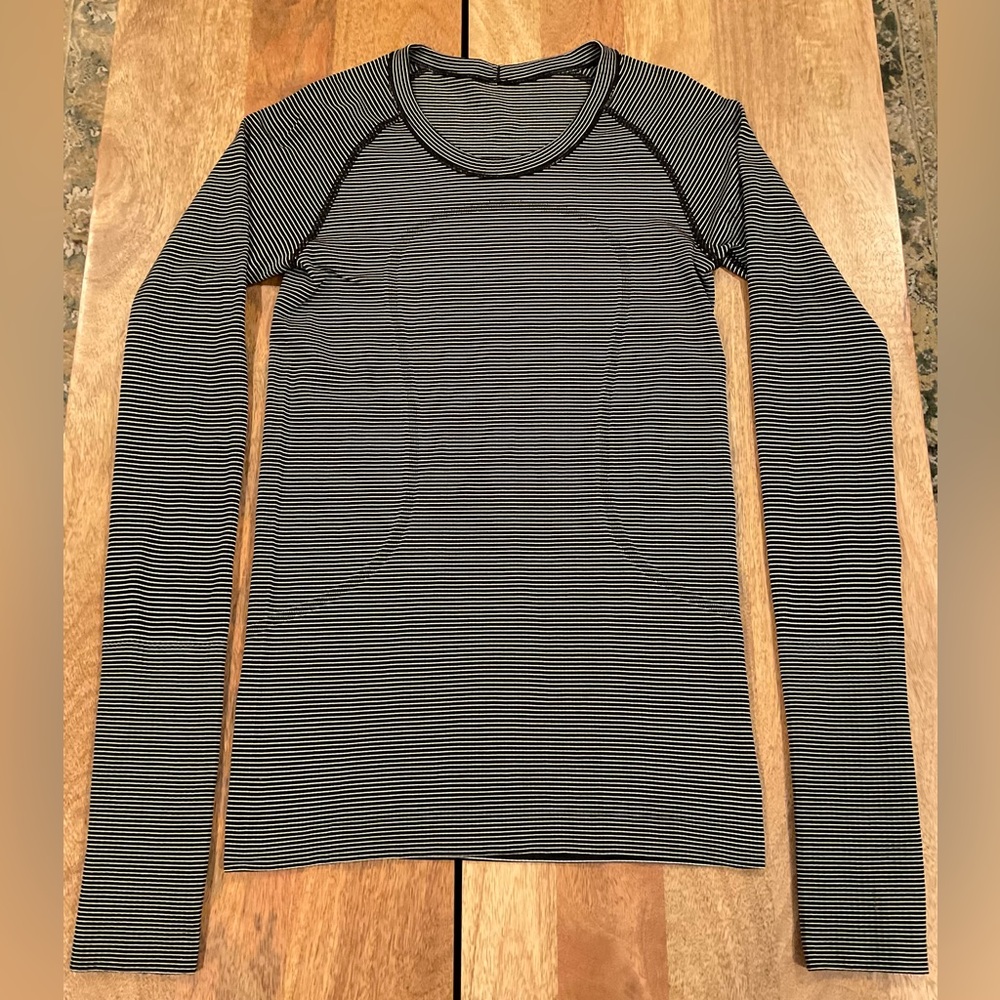 Lululemon long sleeve Tee